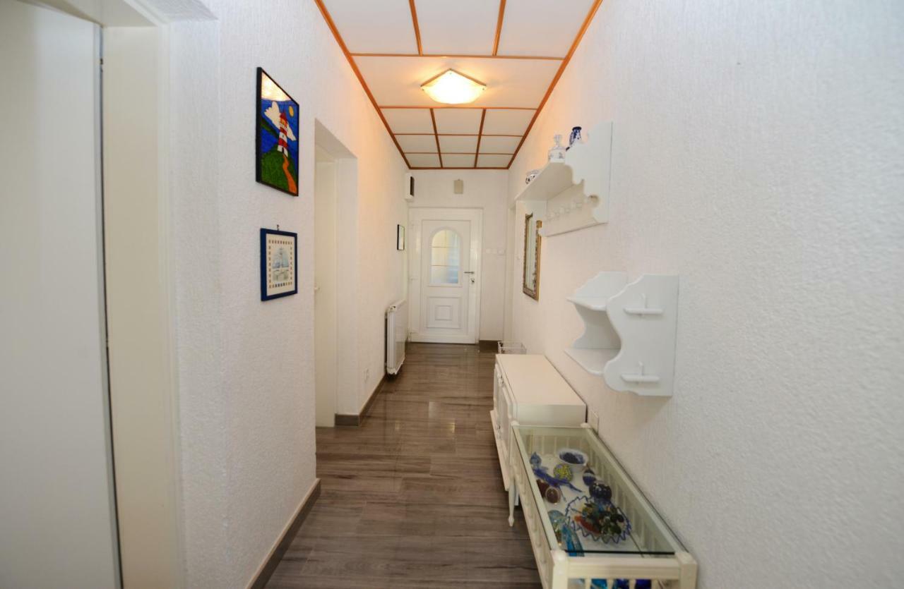 Apartments Nela โปเรช ภายนอก รูปภาพ